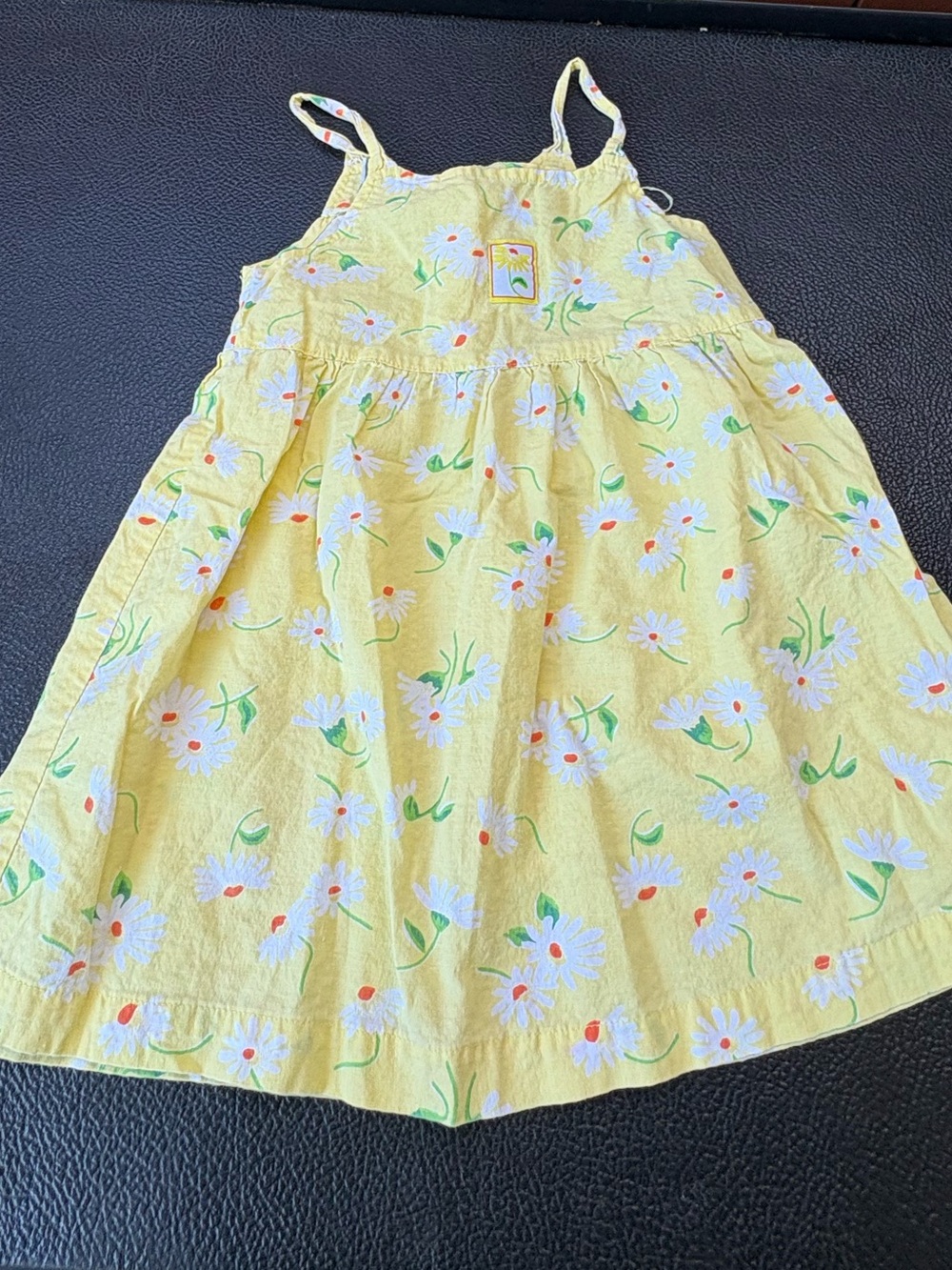 Vintage girls daisy print dress
